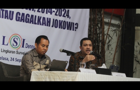 Rapor 10 Tahun Jokowi Berhasil, LSI Denny JA : Banyak Perubahan Positif