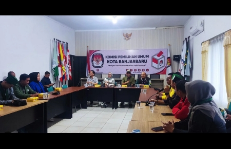 Organisasi Mahasiswa dan BEM Datangi KPU Banjarbaru.