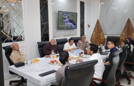 Kapolda Kalsel Gelar Diskusi Pengelolaan Sampah bersama Gubernur
