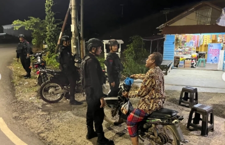 Warga Aktif, Polisi Aktif: Brimob Polda Kalsel Jaga Kenyamanan Akhir Pekan