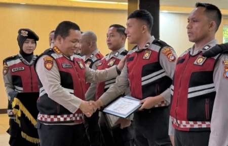 4 Personil Sat Samapta Polres Banjarbaru Raih Penghargaan Dari Polda Kalsel